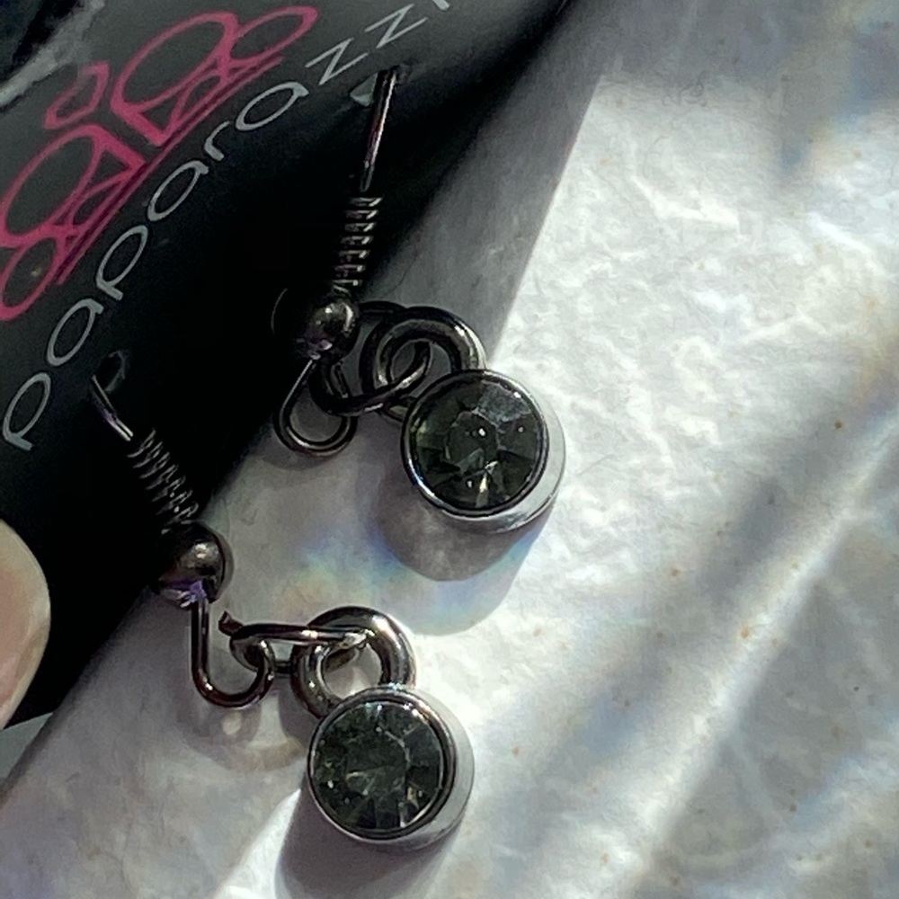 3 for $9 🌼Black hanging earrings